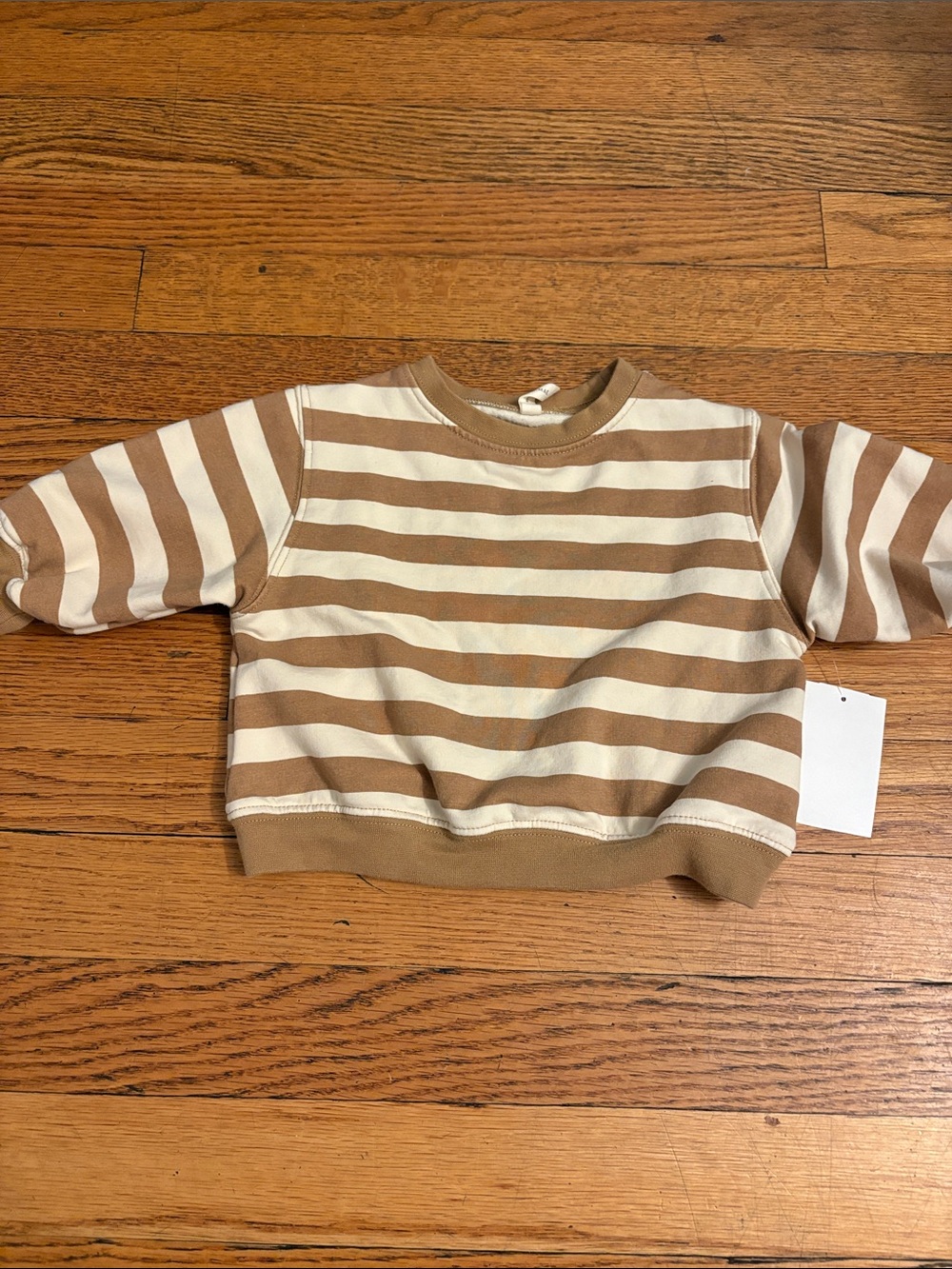 Quincy Mae Neutral Stripe Sweatshirt | Size 6M | No flaws 🤎